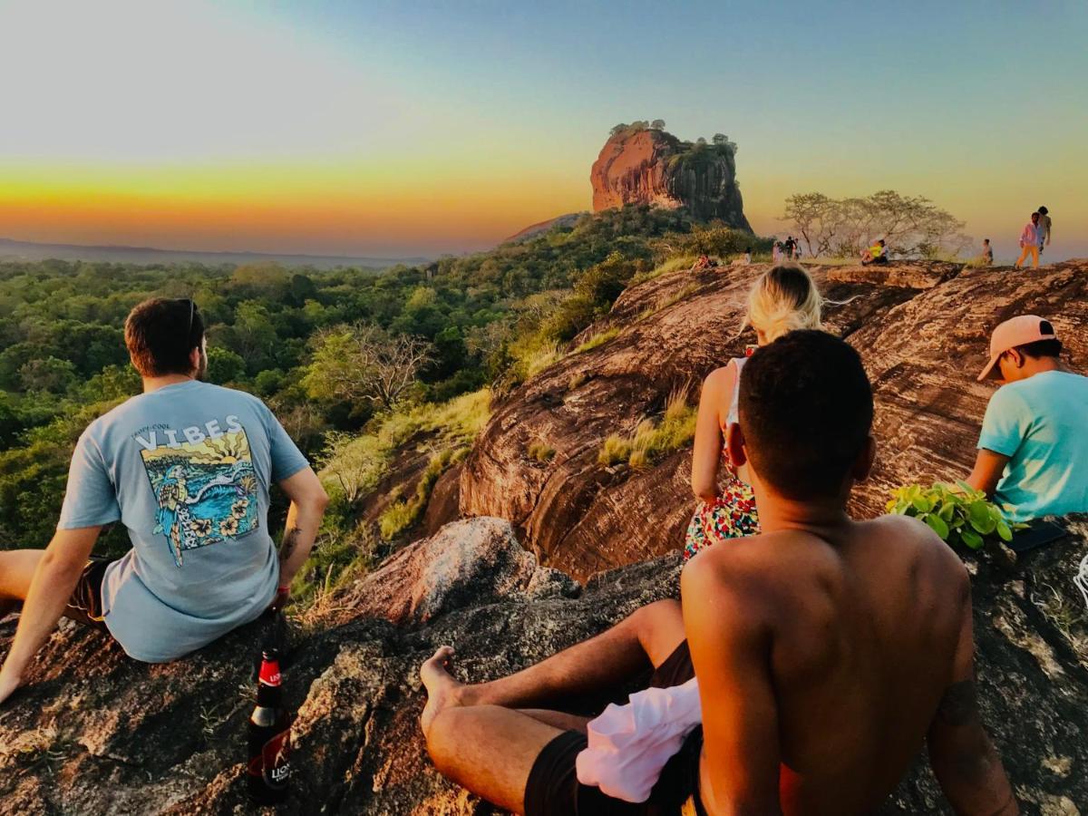 Sigiriya Homestay Exteriör bild
